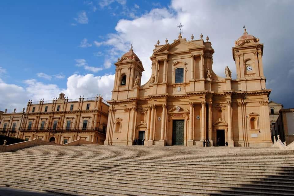 Villa Casa Vico Lepre à Noto Extérieur photo